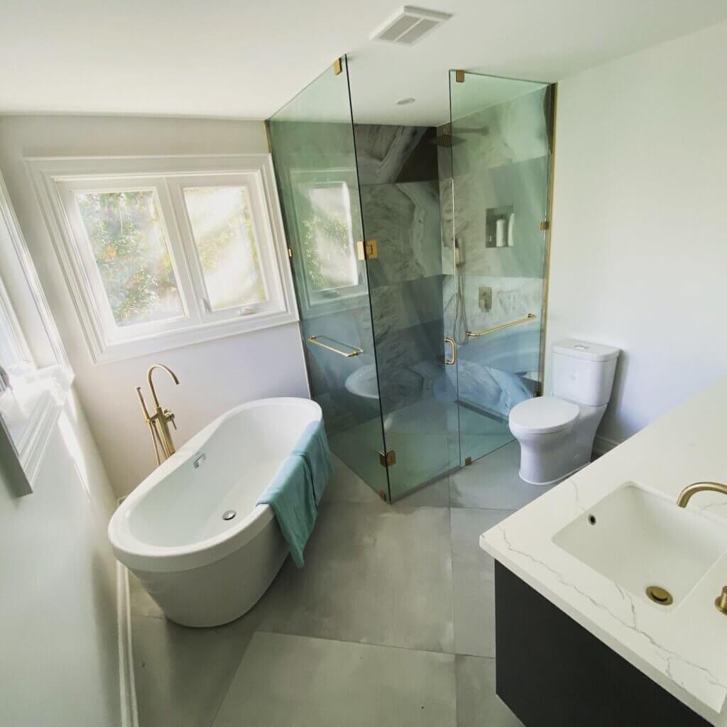 Bathroom renovation in East Gwillimbury by Rotari Construction bathroom renovation company