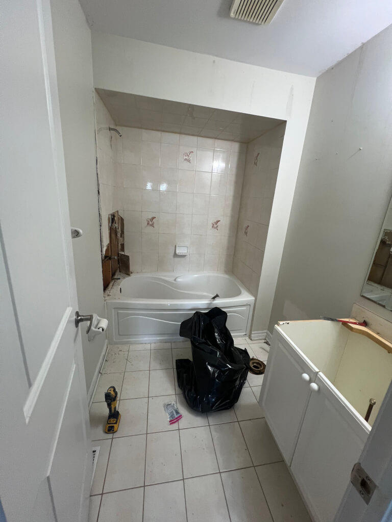 Bathroom renovation before and after in Oakville before by Rotari Construction bathroom renovation company